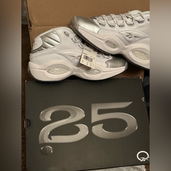 NWT/NIB Rbk Question mid - Picture 6 of 13